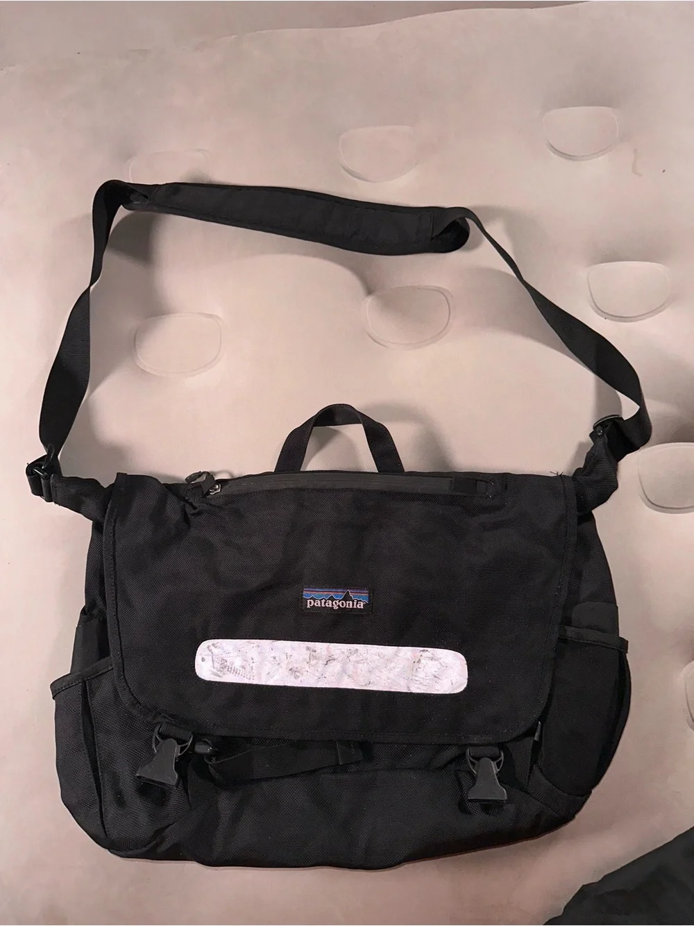 Patagonia vintage messenger